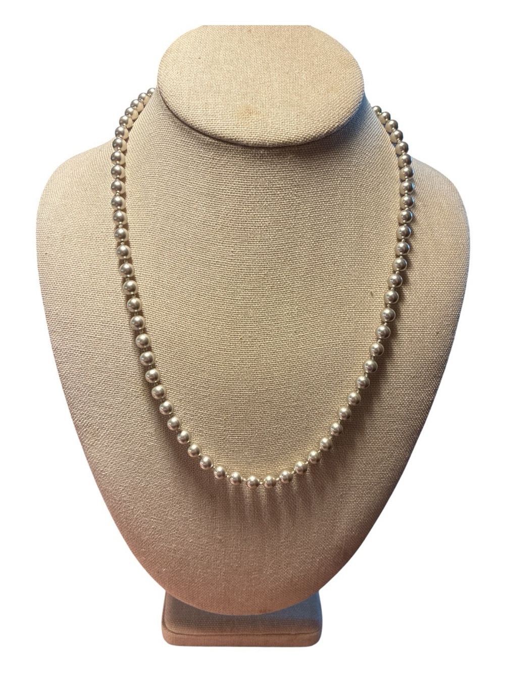 🔵 Monet Silver Pearlescent Beaded Necklace